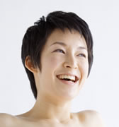 笑顔の女性